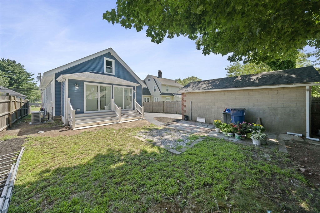 100 Keith St