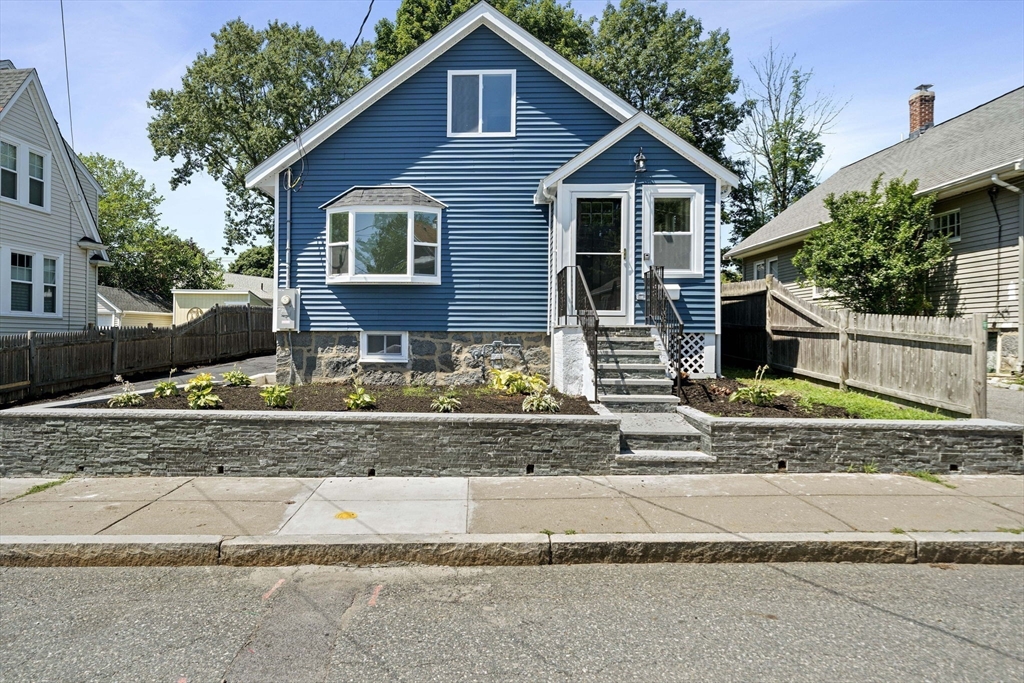 100 Keith St