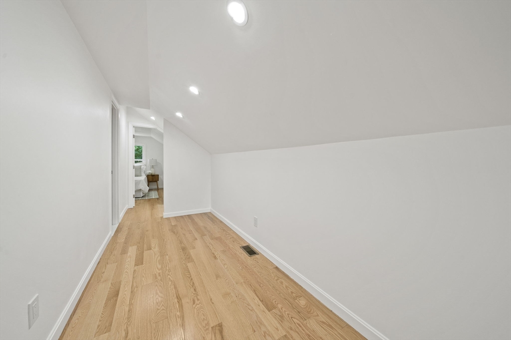 100 Keith St