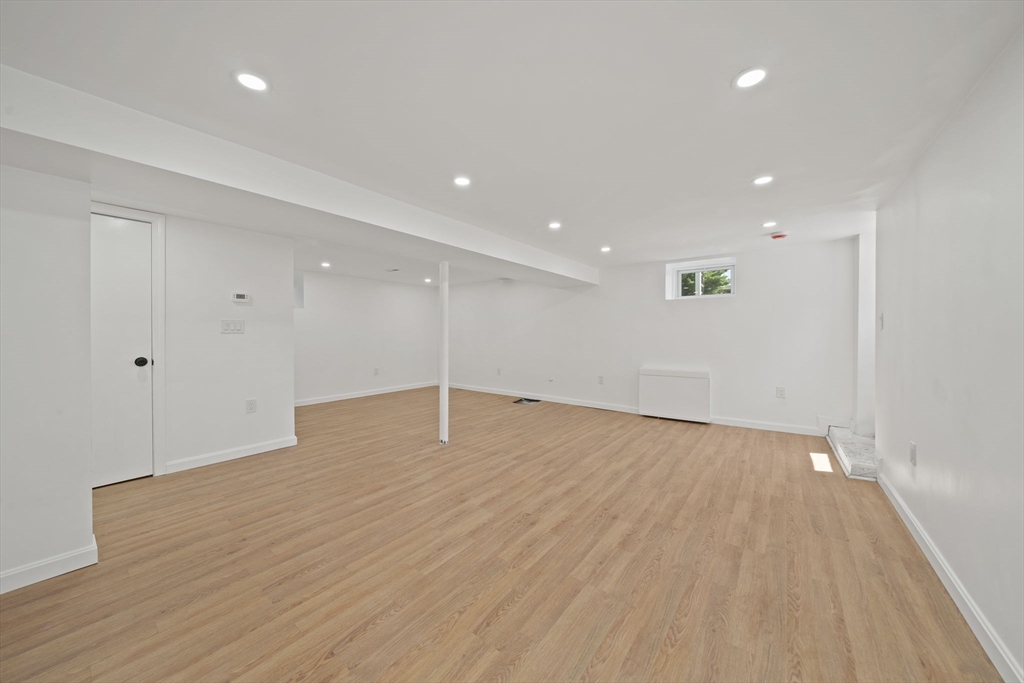 100 Keith St