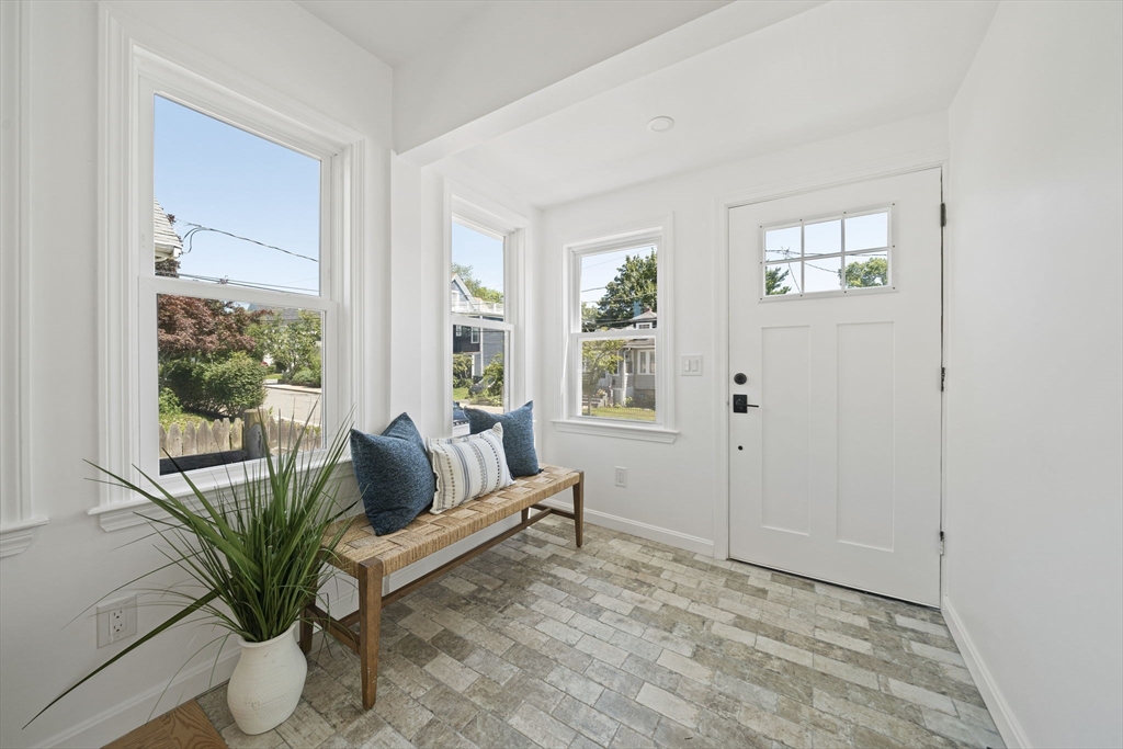 100 Keith St