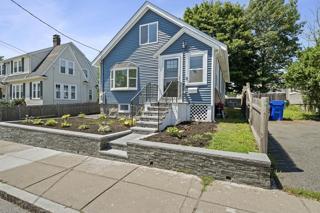 100 Keith St