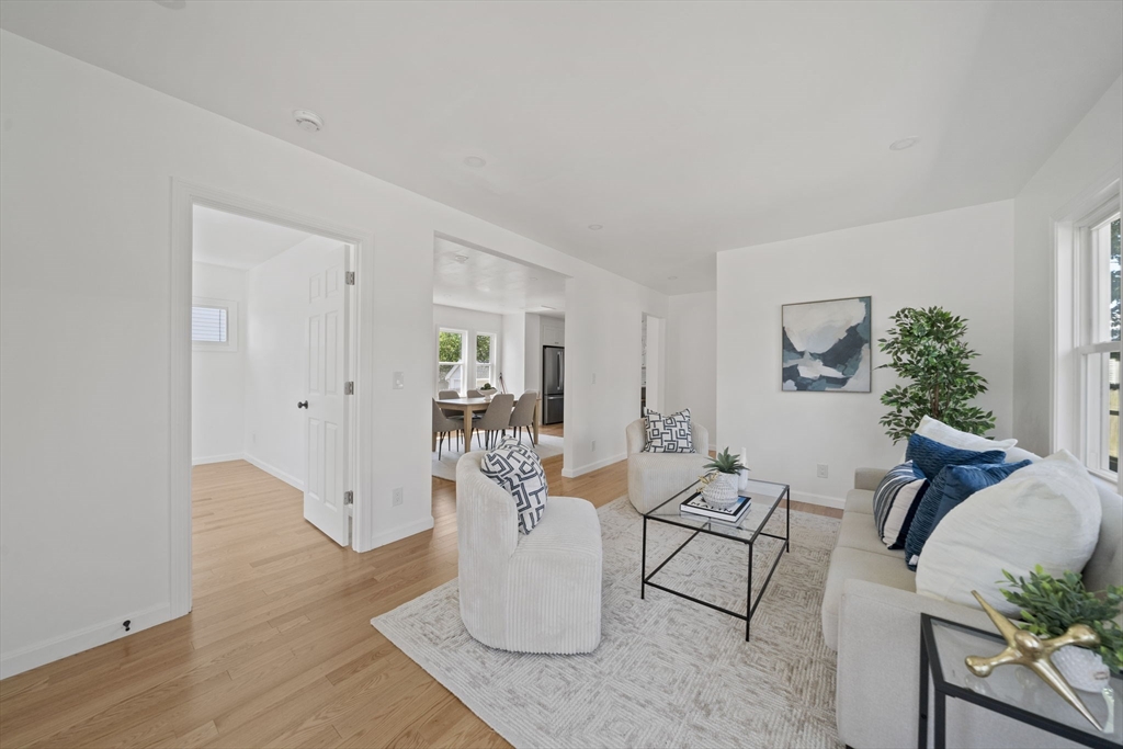 100 Keith St