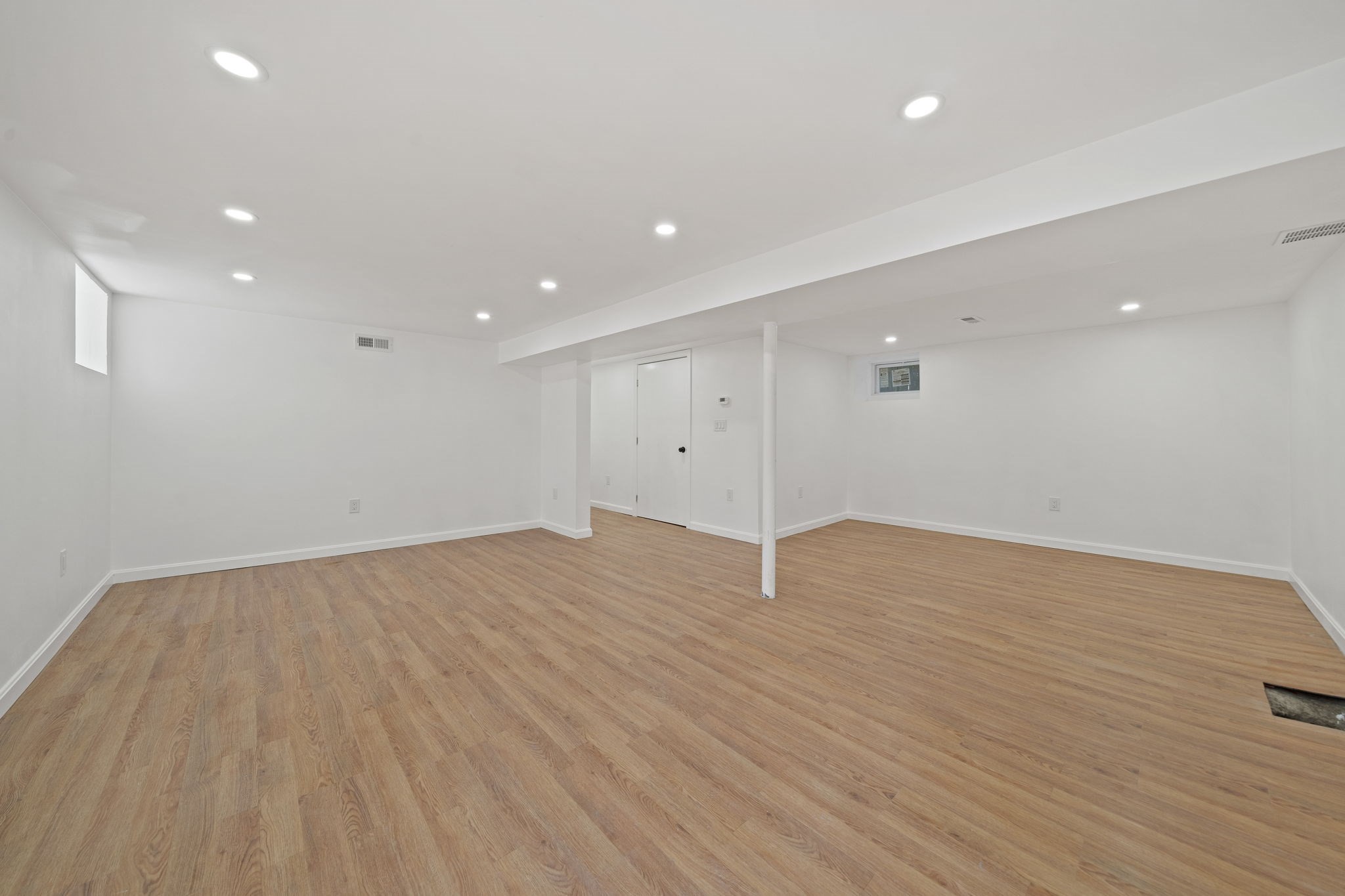 100 Keith St