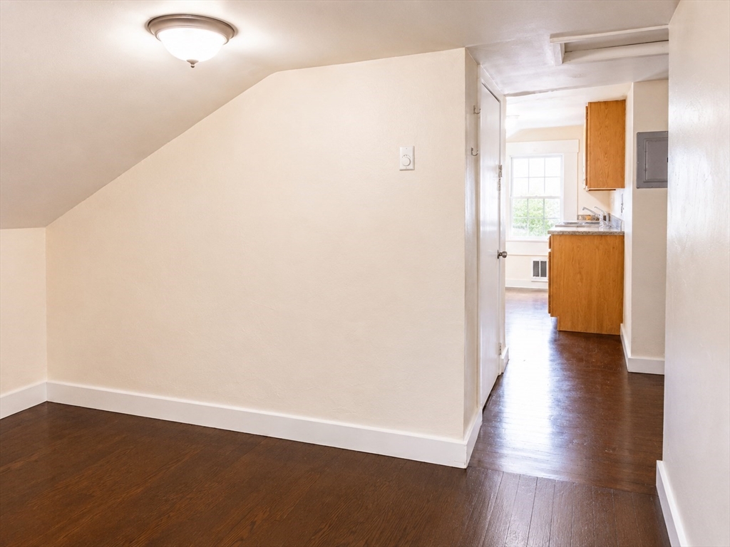 3 Revere Ct