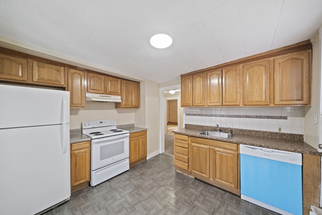 3 Revere Ct