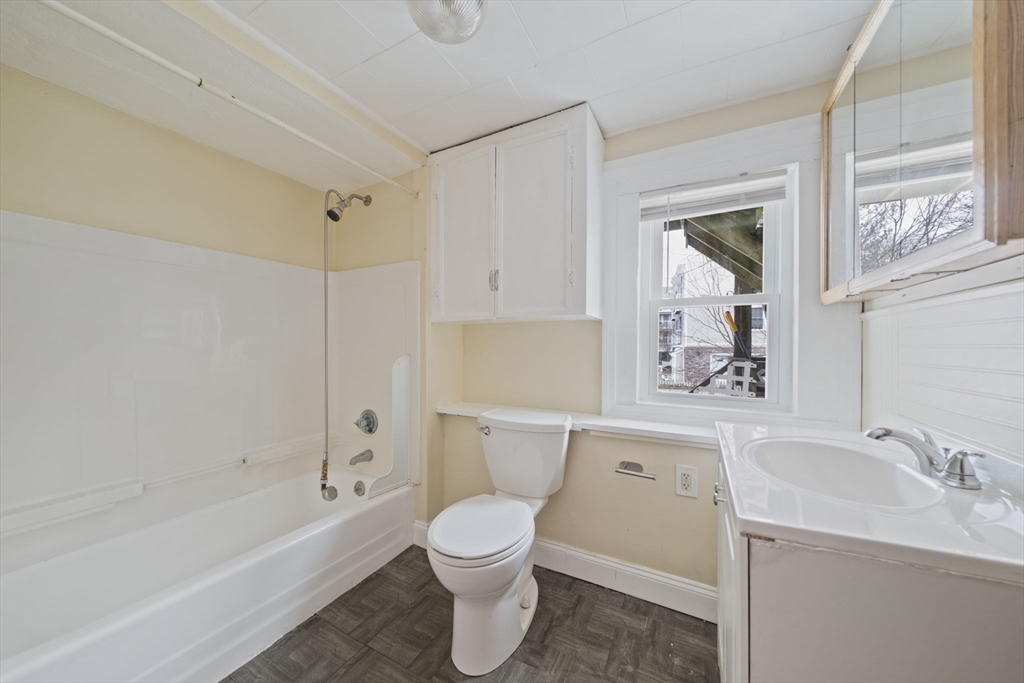 3 Revere Ct