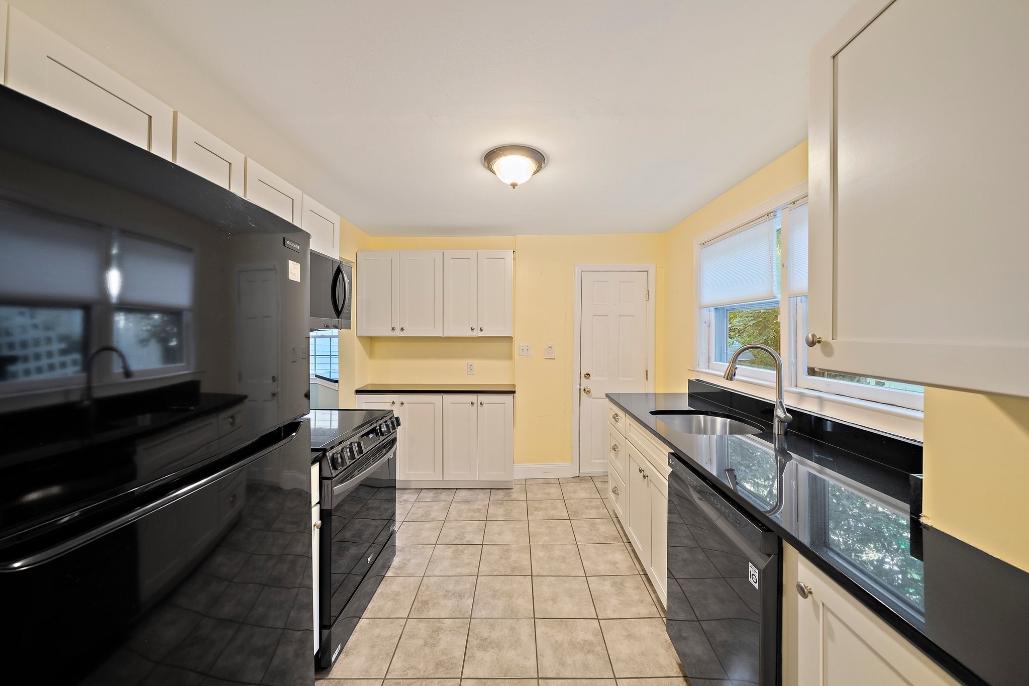 3 Revere Ct