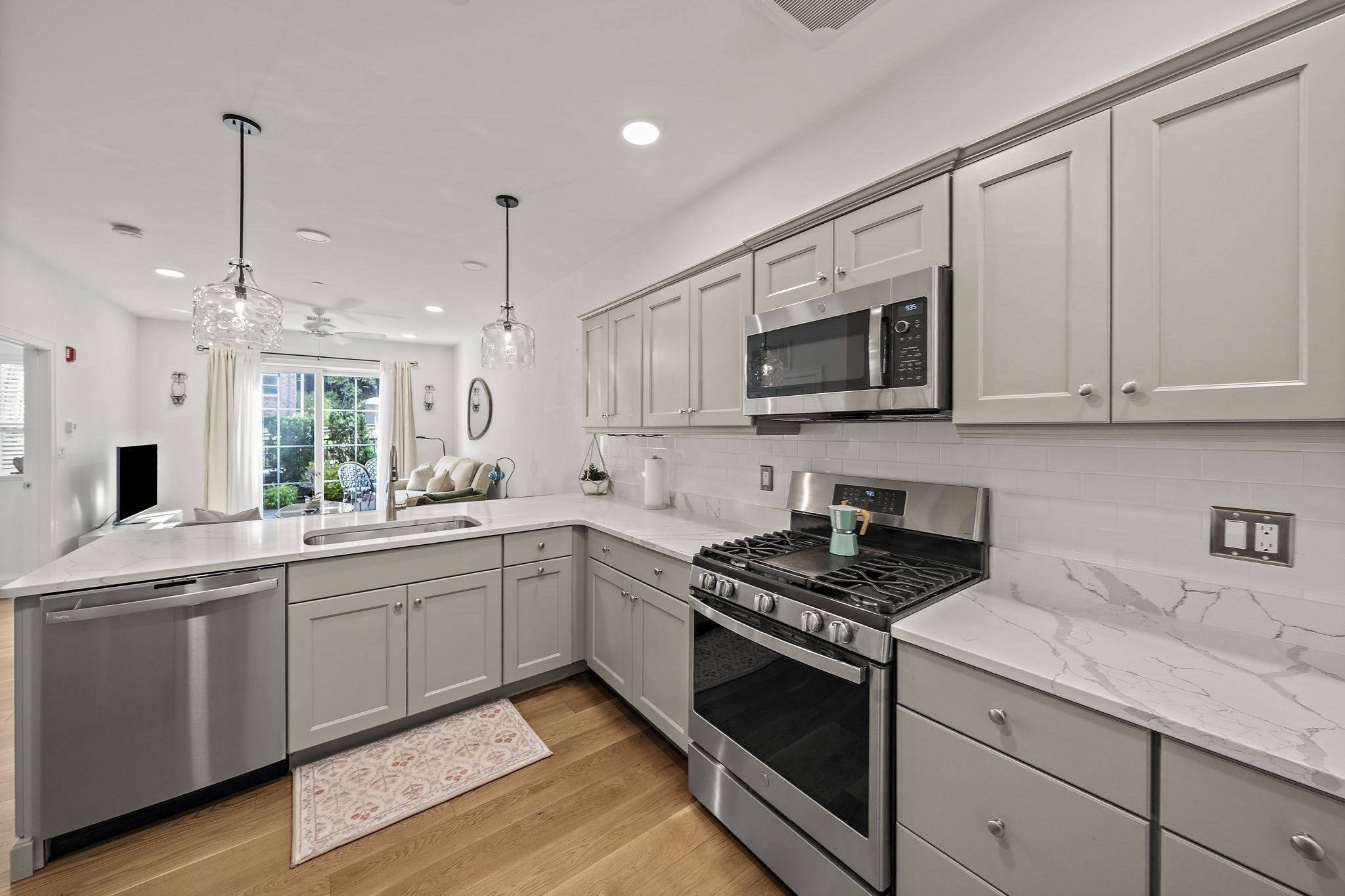 200 Revere St # 4105