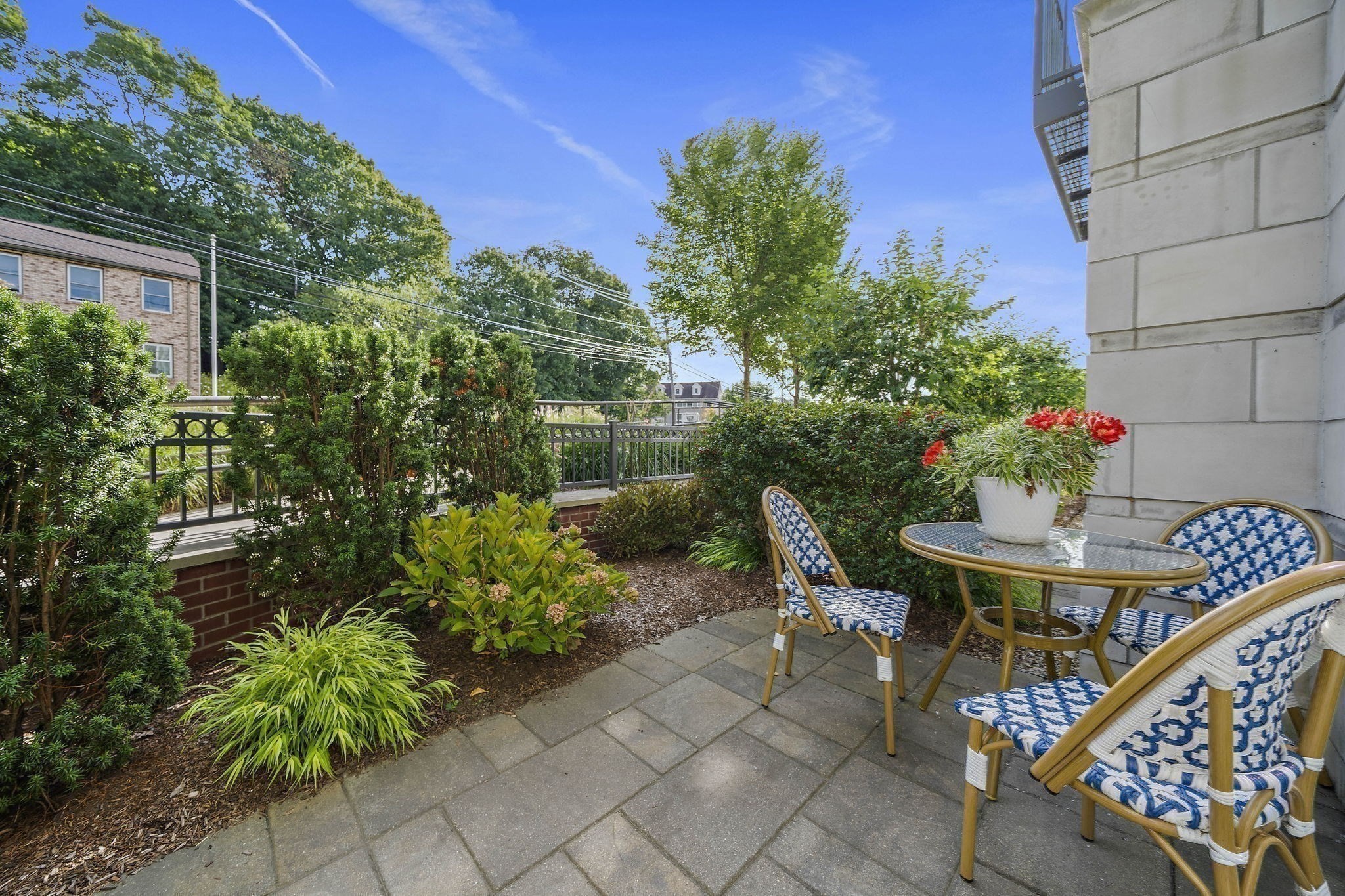 200 Revere St # 4105