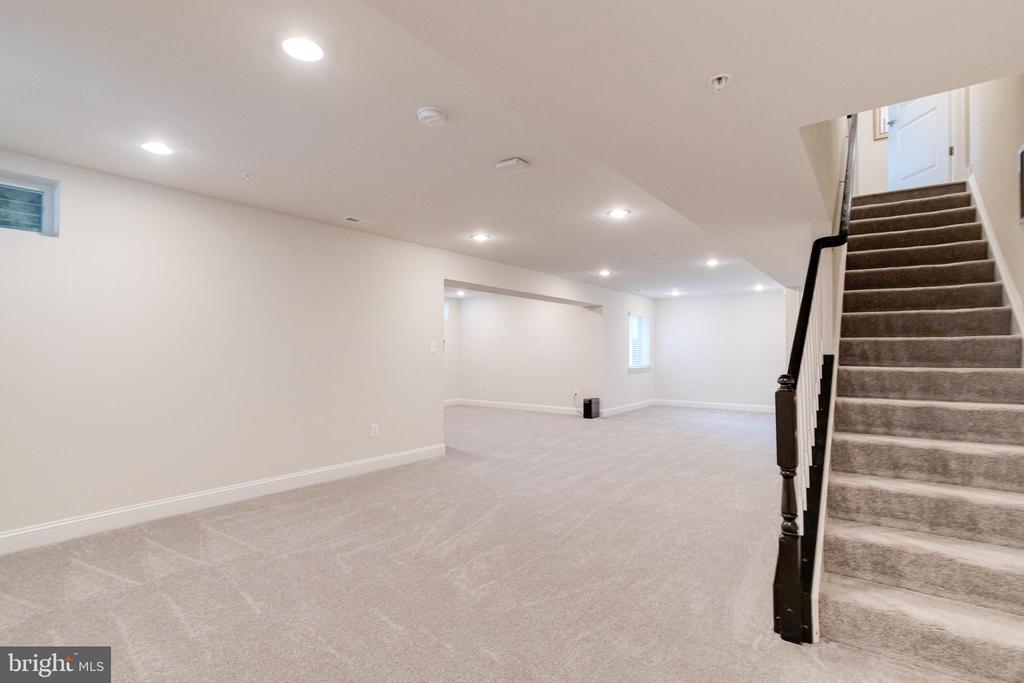 1138 FITZHUGH DRIVE
