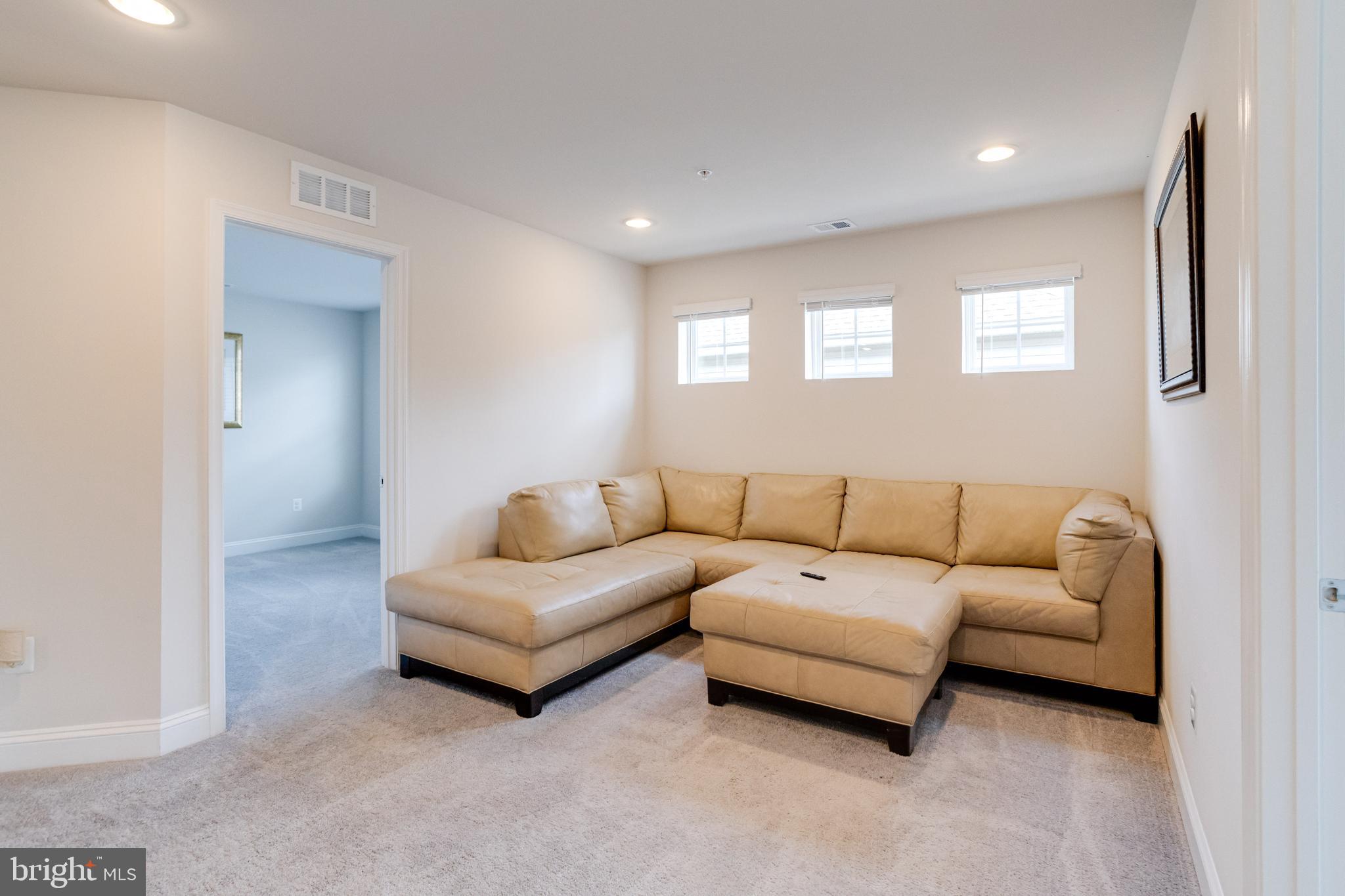 1138 FITZHUGH DRIVE