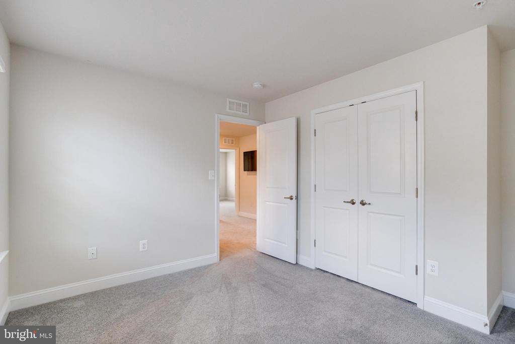 1138 FITZHUGH DRIVE