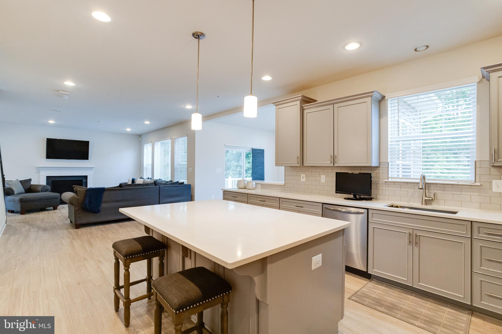 1138 FITZHUGH DRIVE
