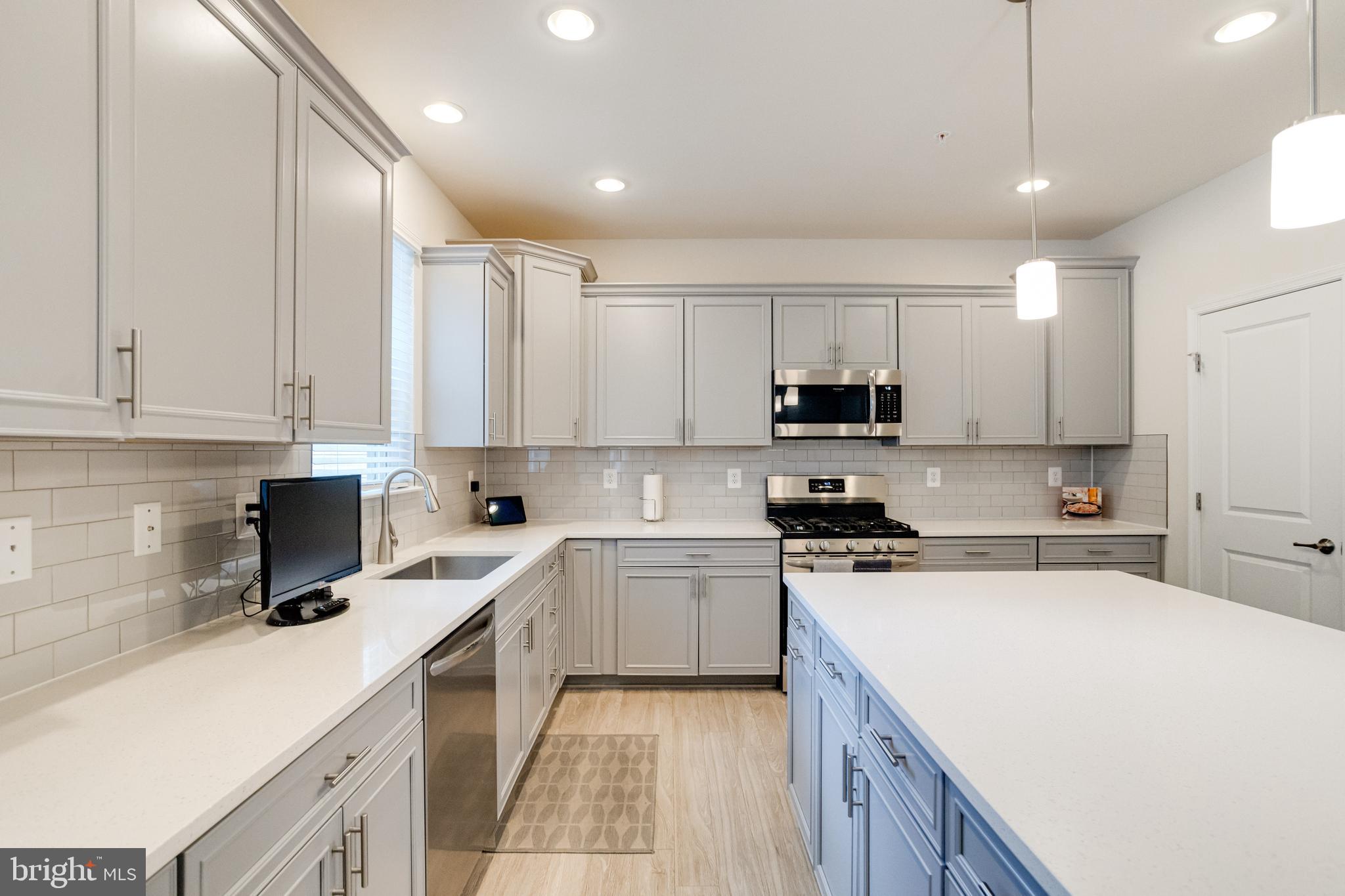 1138 FITZHUGH DRIVE