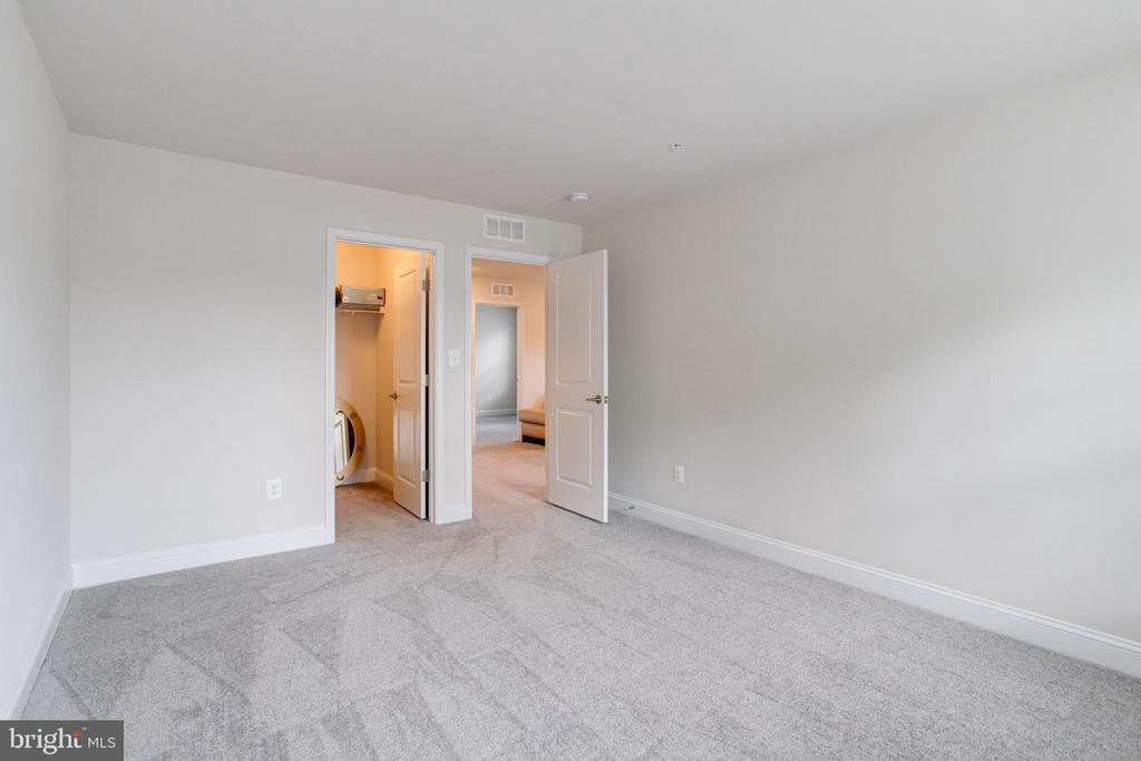 1138 FITZHUGH DRIVE