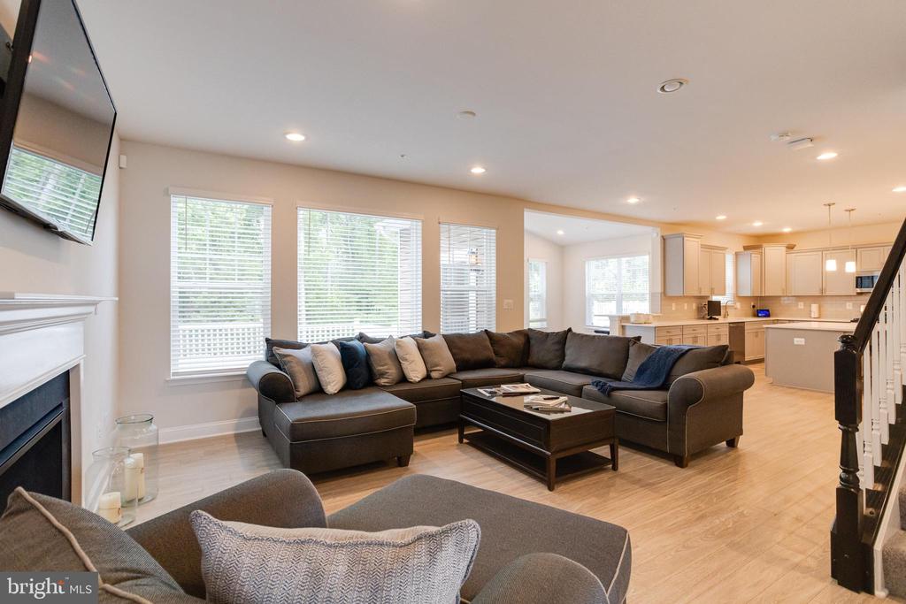 1138 FITZHUGH DRIVE