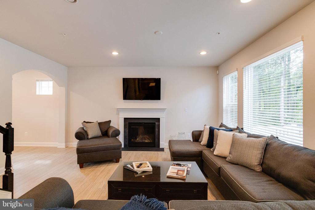 1138 FITZHUGH DRIVE