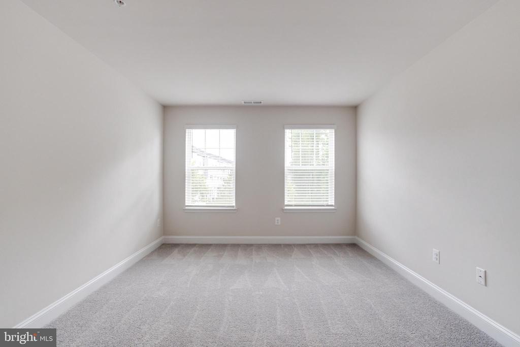 1138 FITZHUGH DRIVE