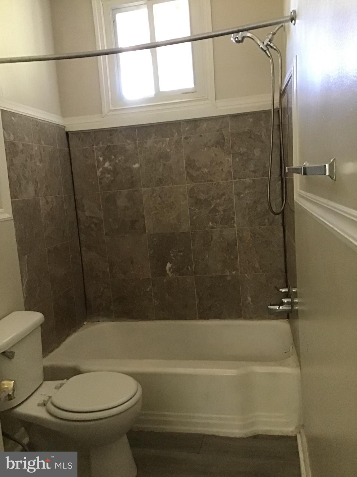 2220 WHITTIER AVENUE