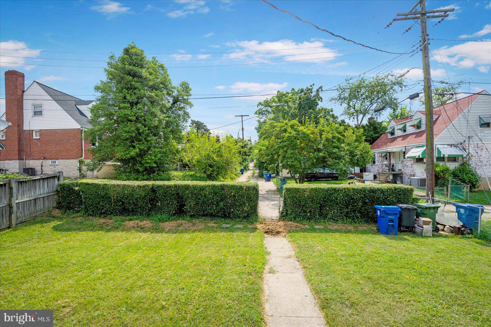 6225 CHINQUAPIN PARKWAY