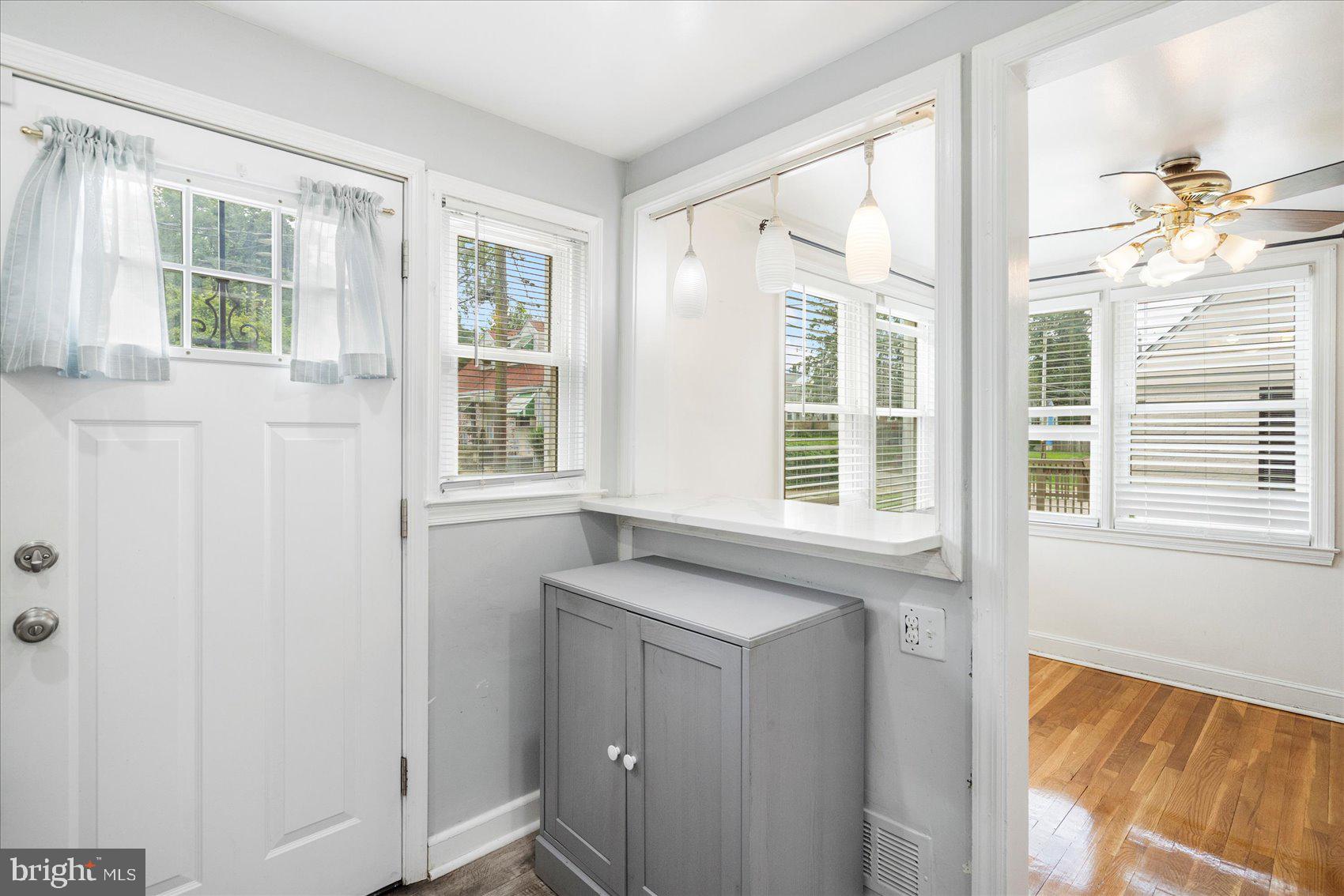 6225 CHINQUAPIN PARKWAY