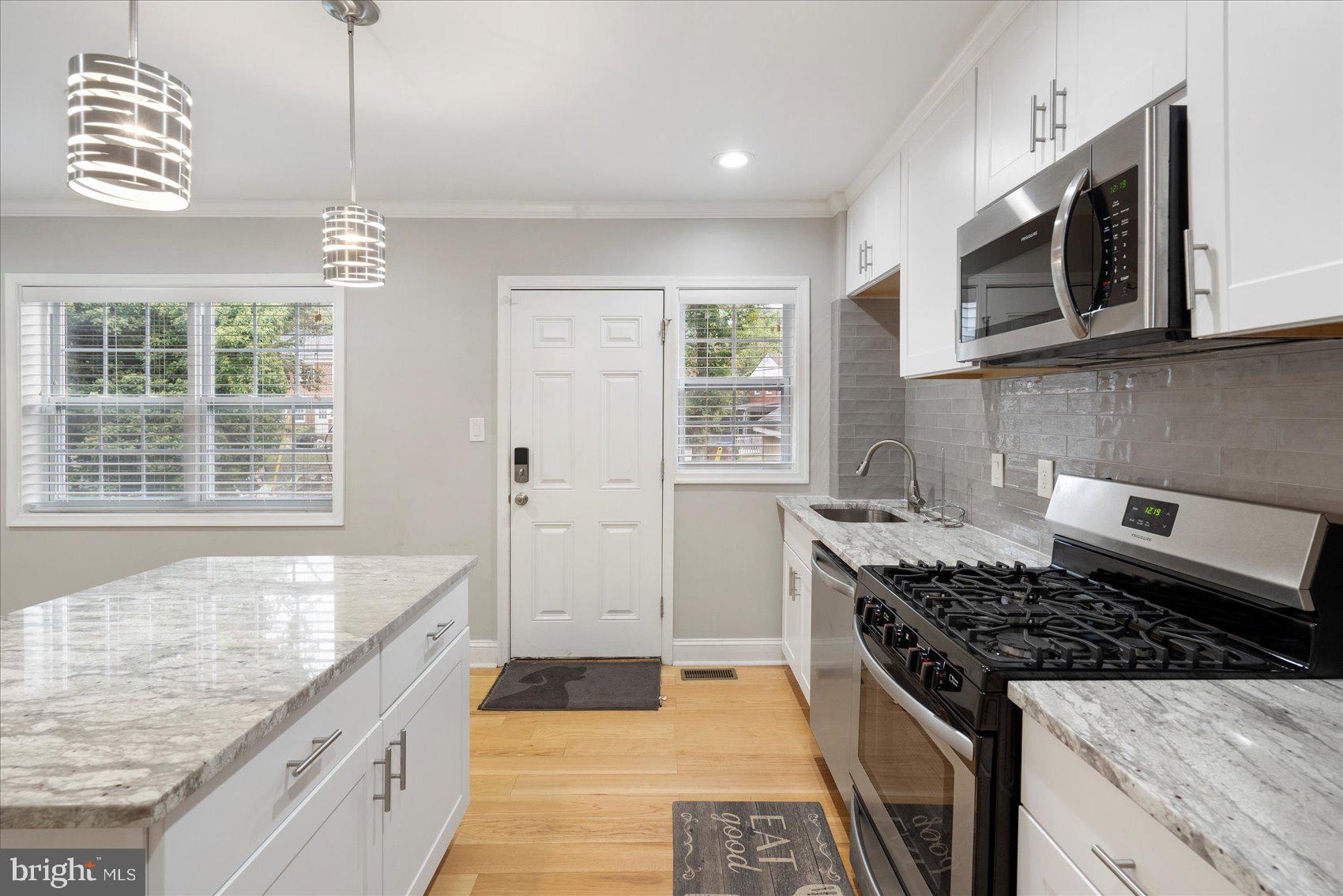 1103 E NORTHERN PARKWAY
