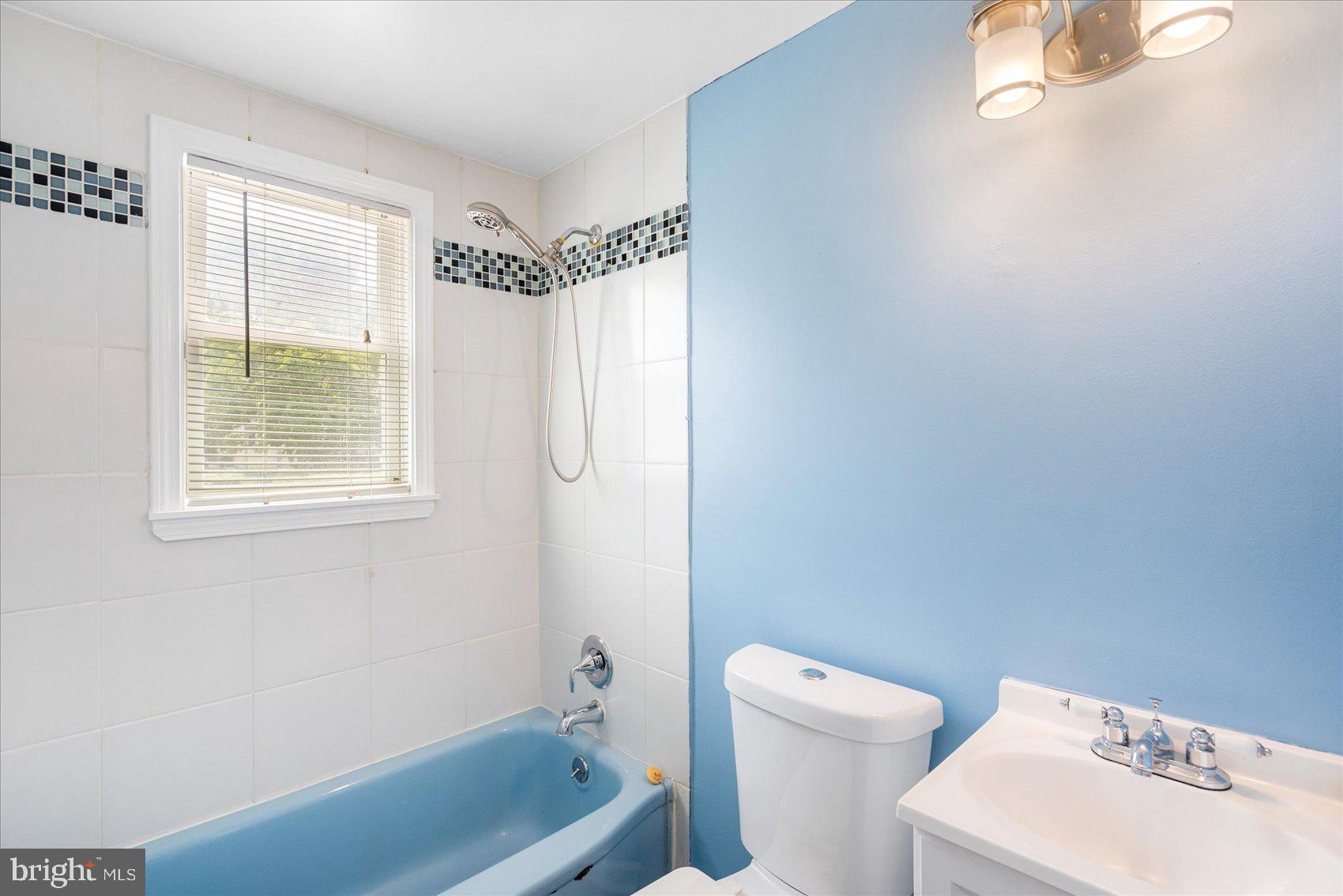 6225 CHINQUAPIN PARKWAY