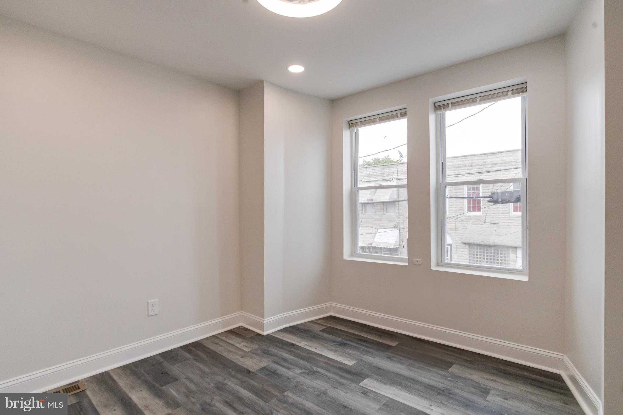 315 N ROBINSON STREET