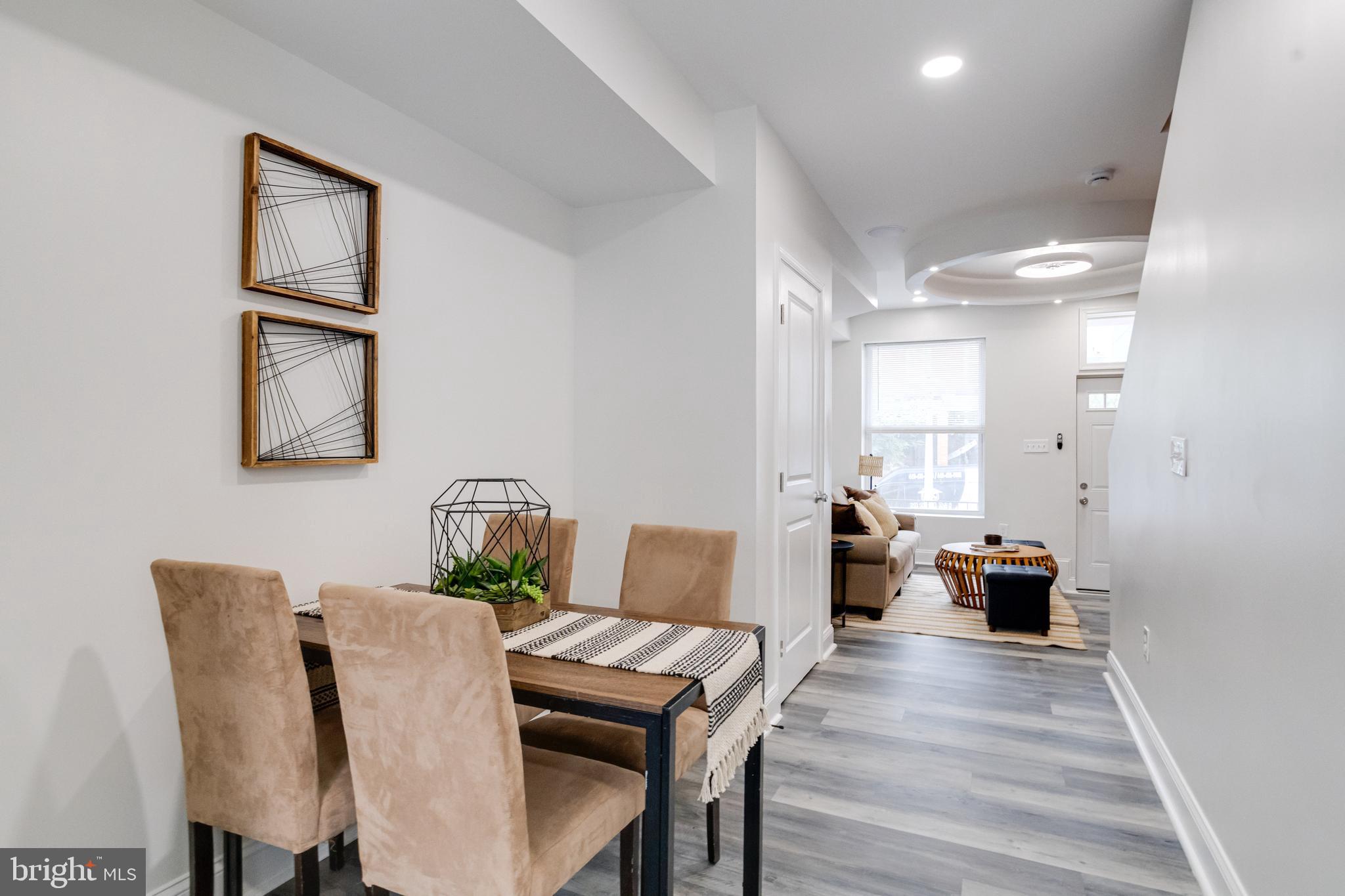 315 N ROBINSON STREET