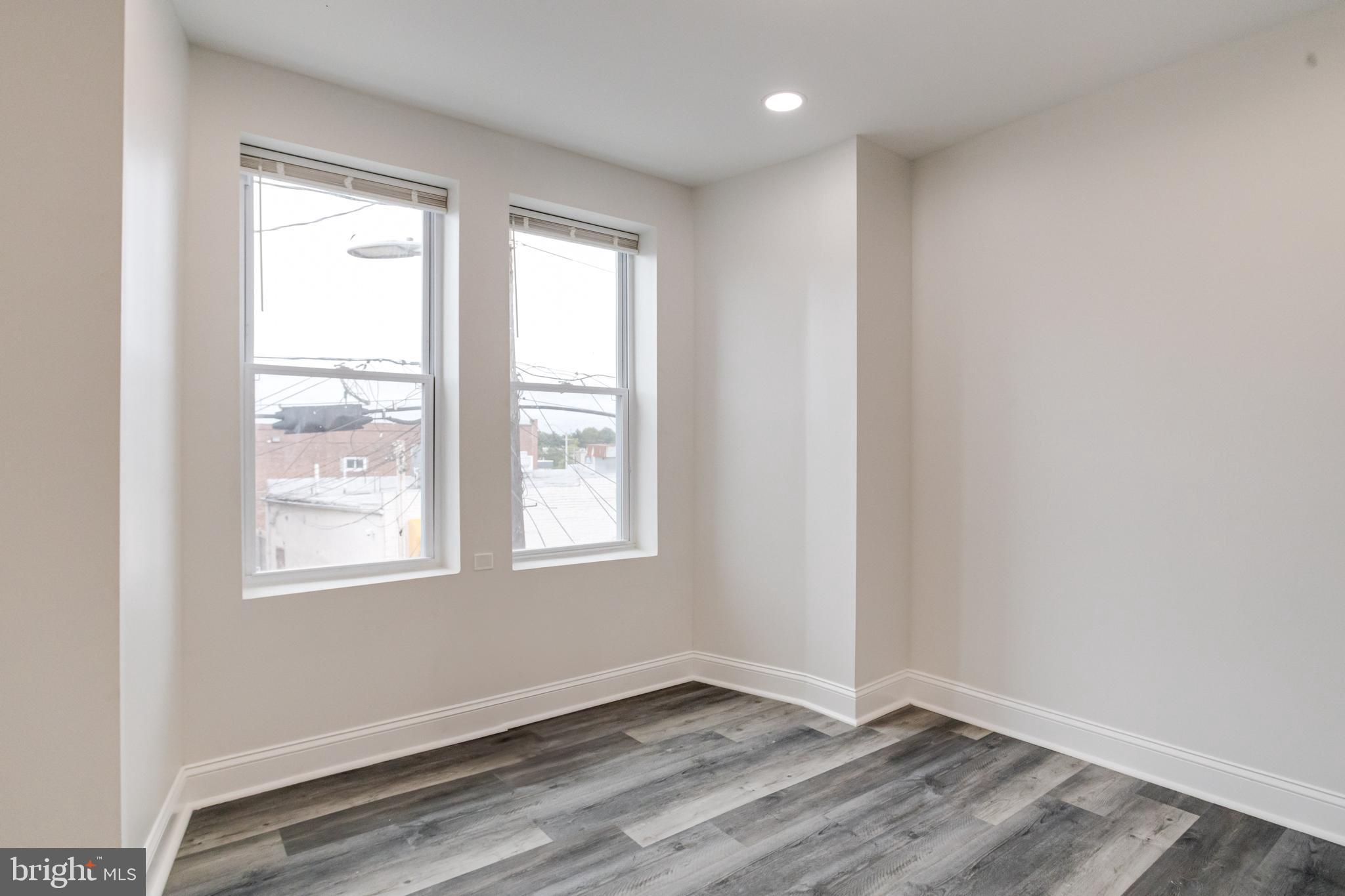 315 N ROBINSON STREET