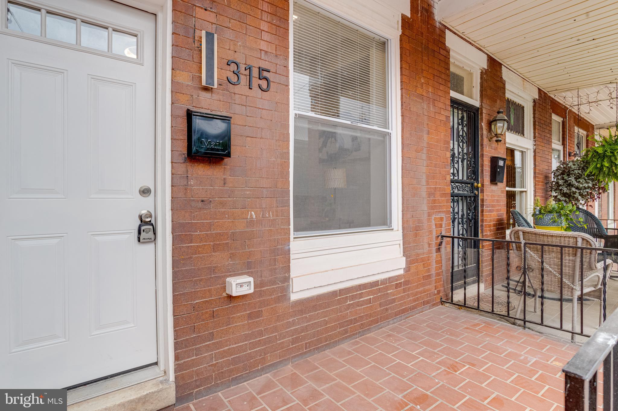 315 N ROBINSON STREET