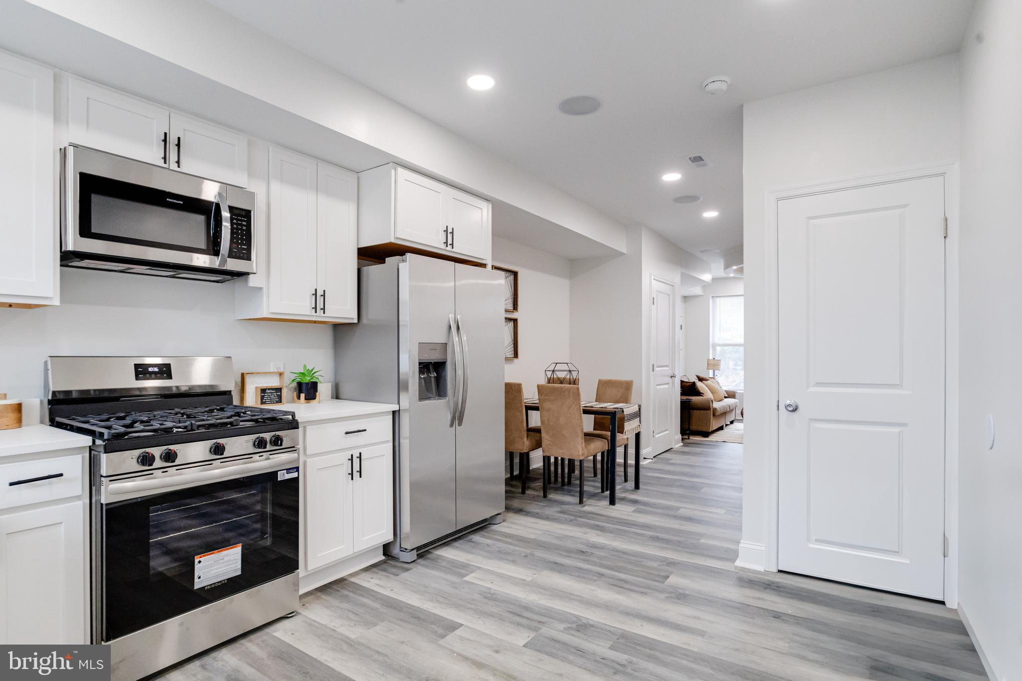 315 N ROBINSON STREET