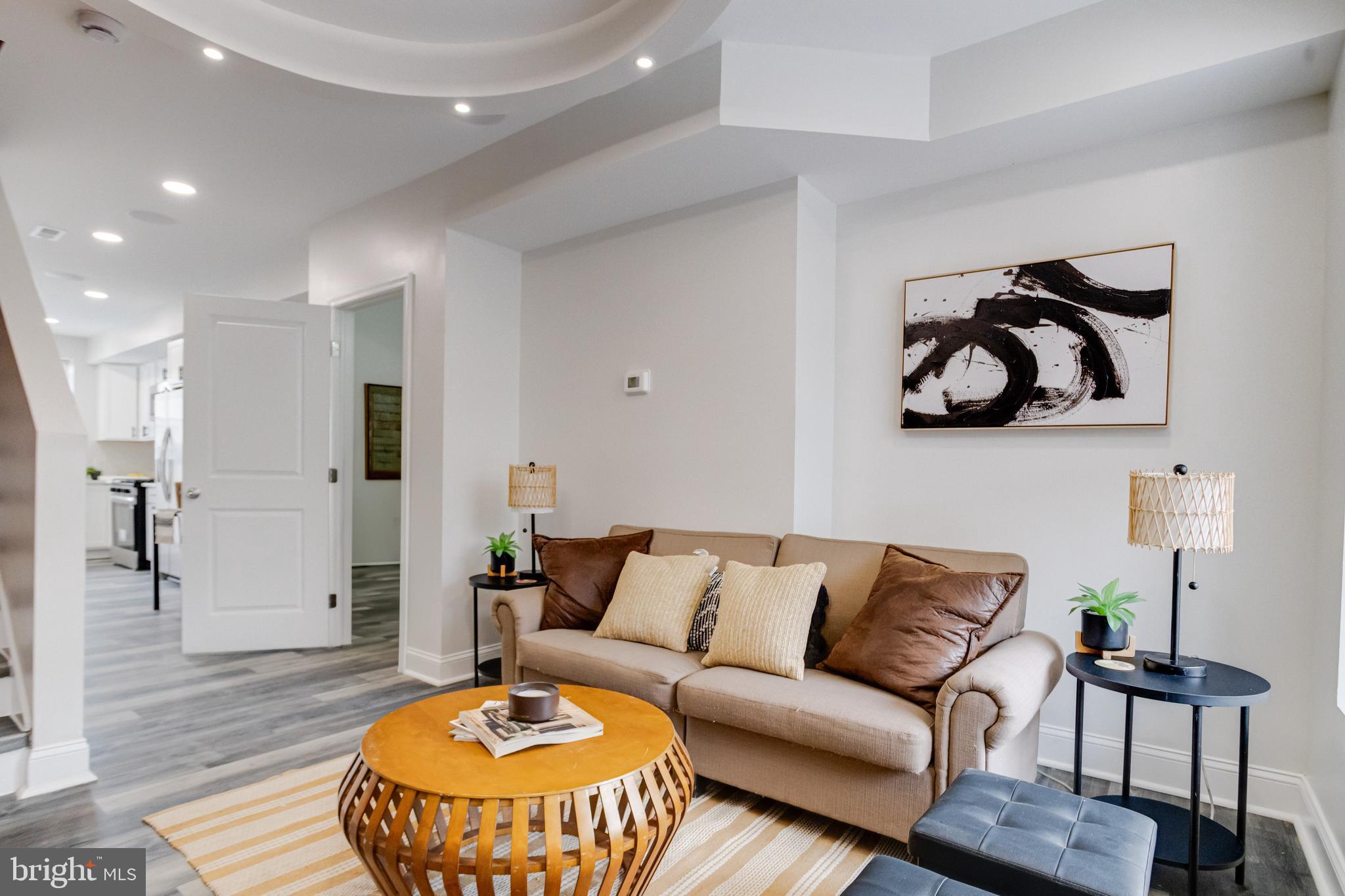 315 N ROBINSON STREET