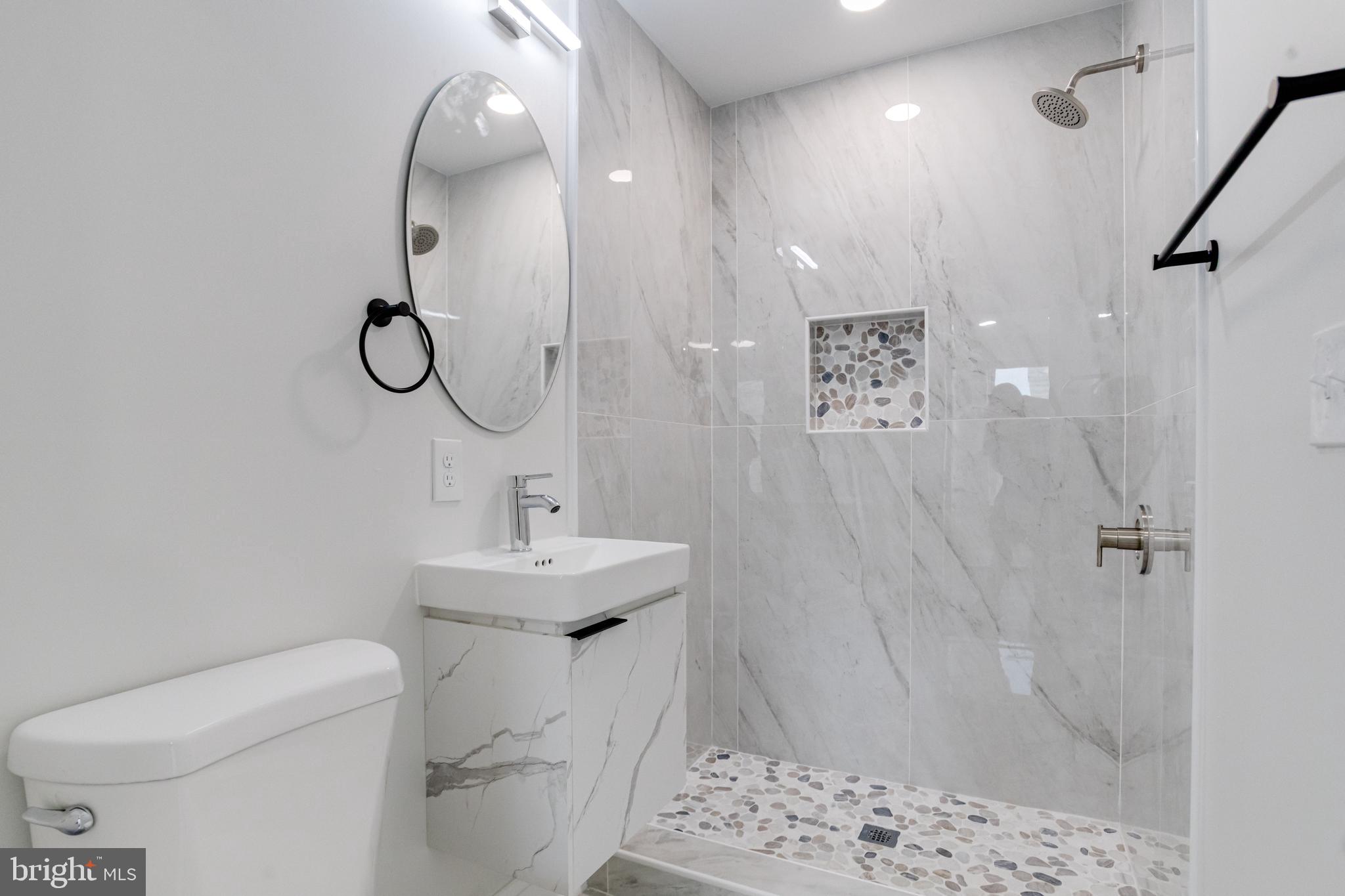 315 N ROBINSON STREET