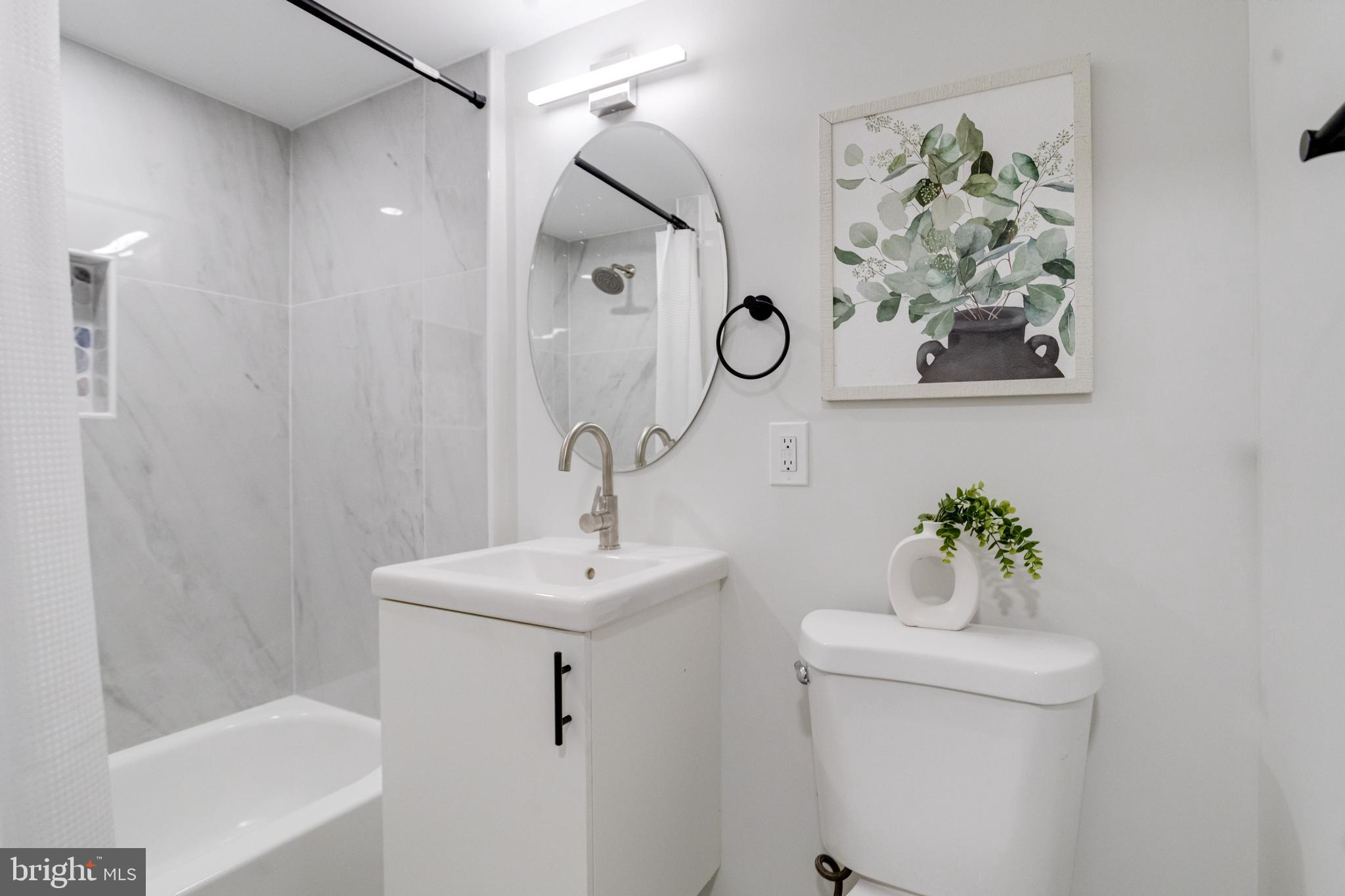 315 N ROBINSON STREET