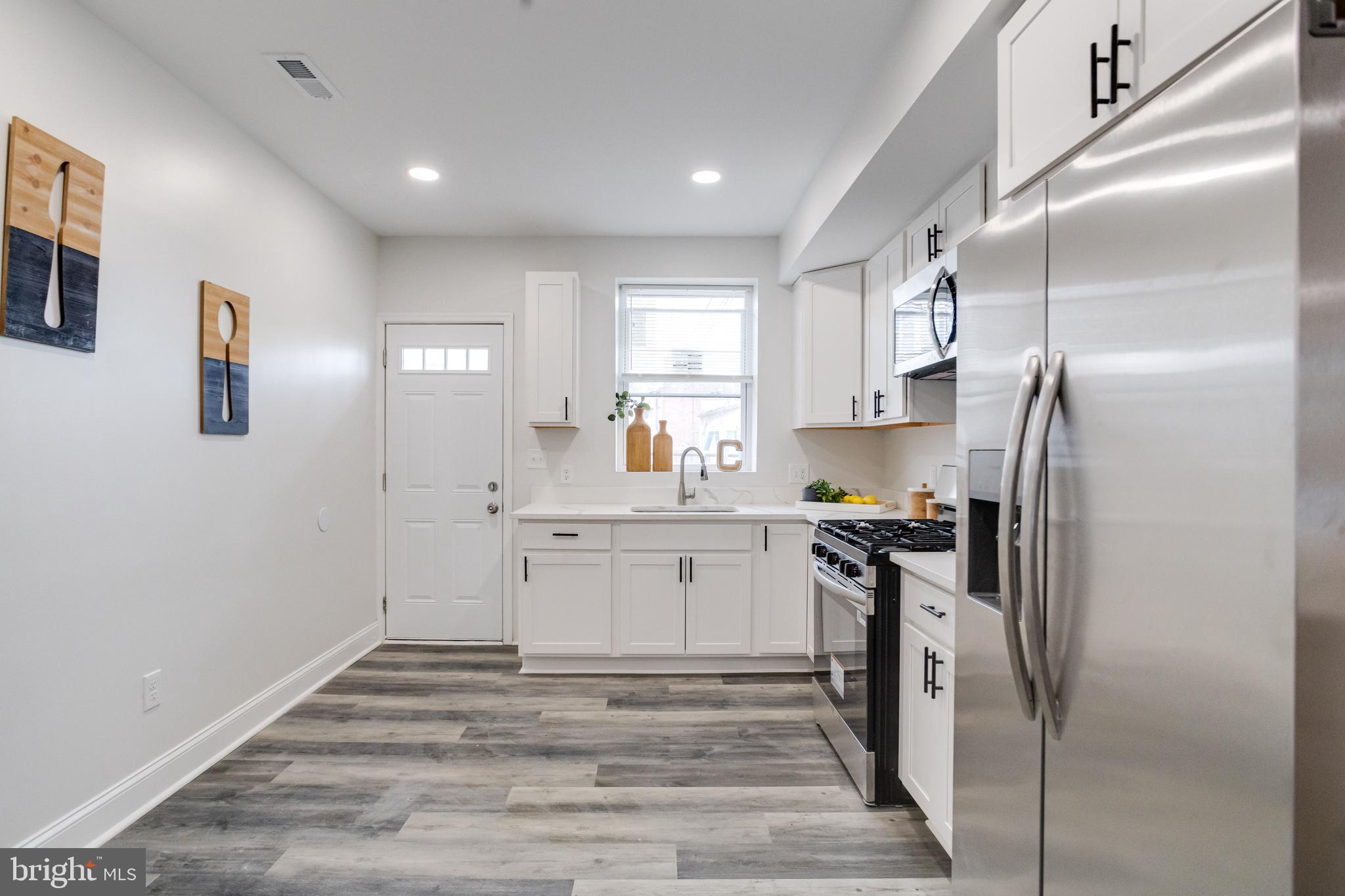 315 N ROBINSON STREET