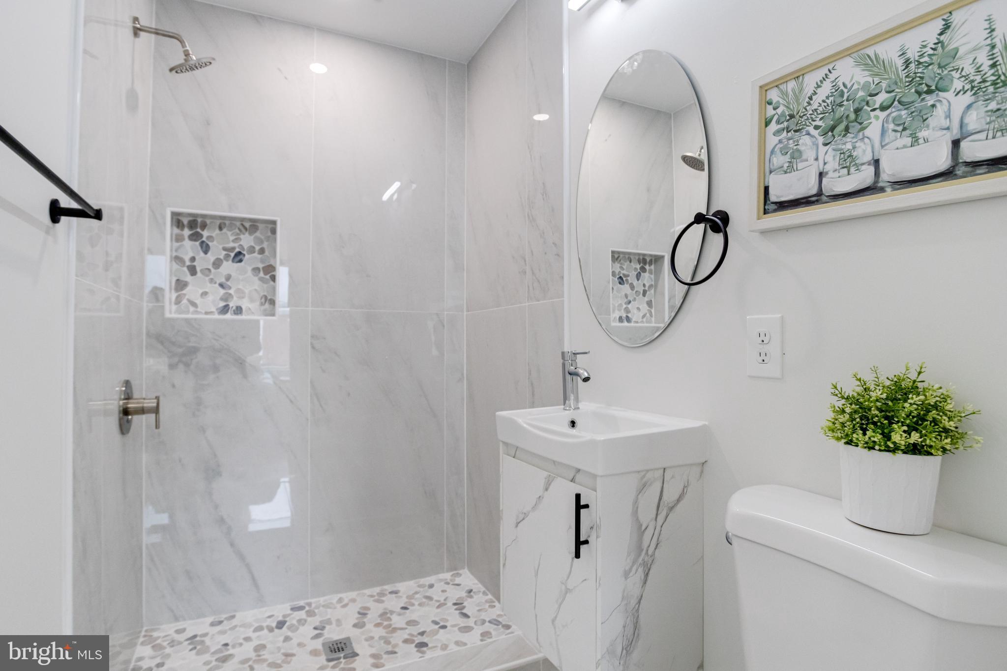 315 N ROBINSON STREET