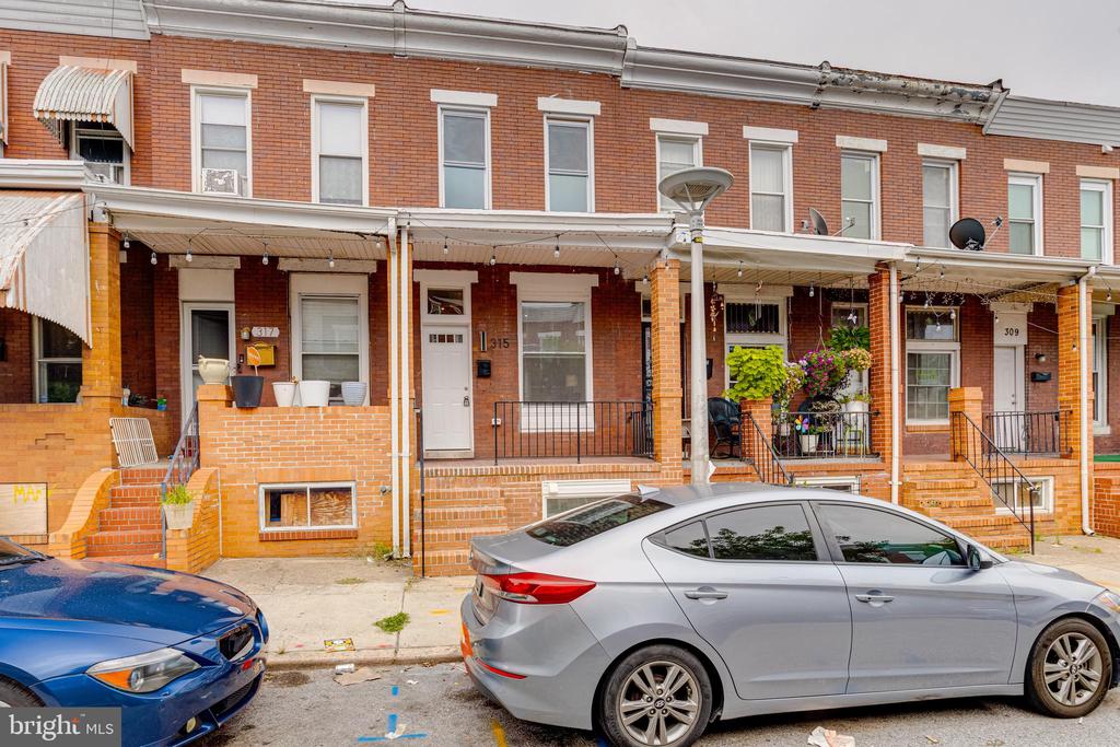315 N ROBINSON STREET