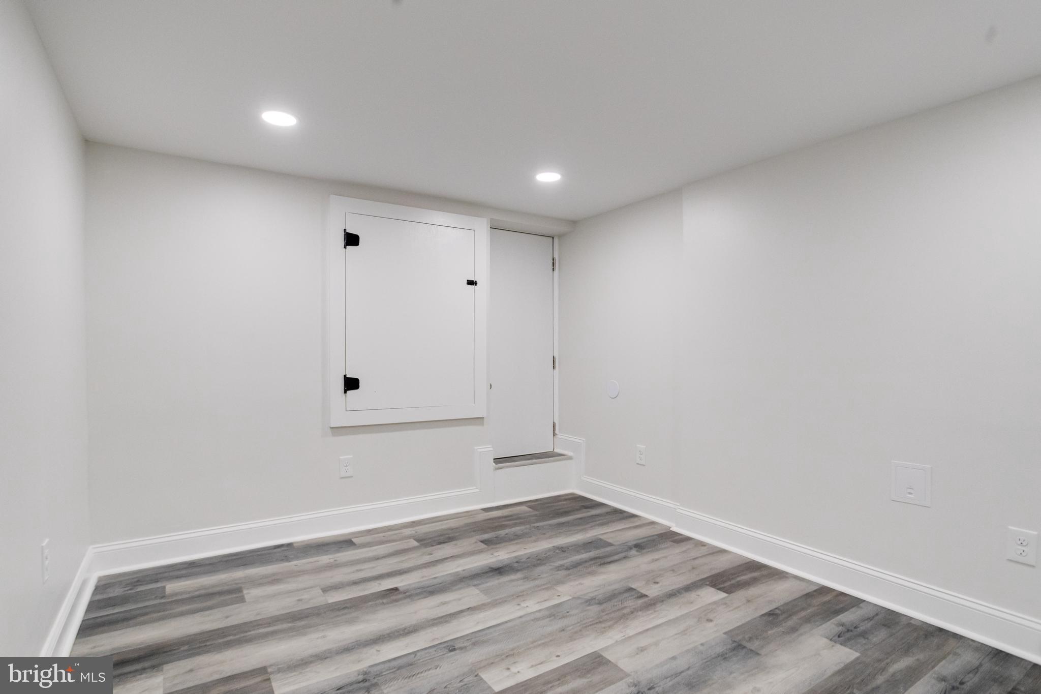 315 N ROBINSON STREET