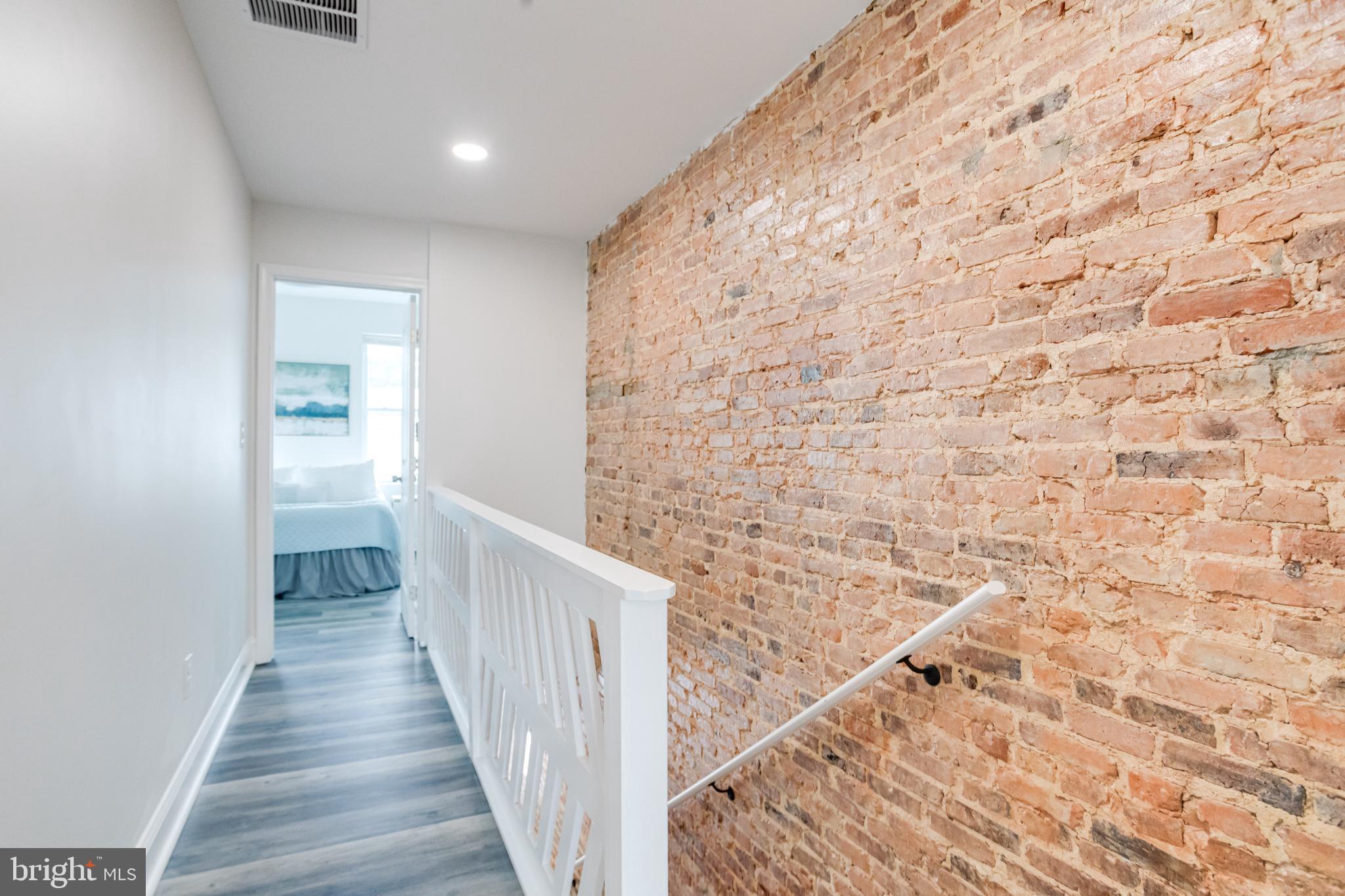 315 N ROBINSON STREET