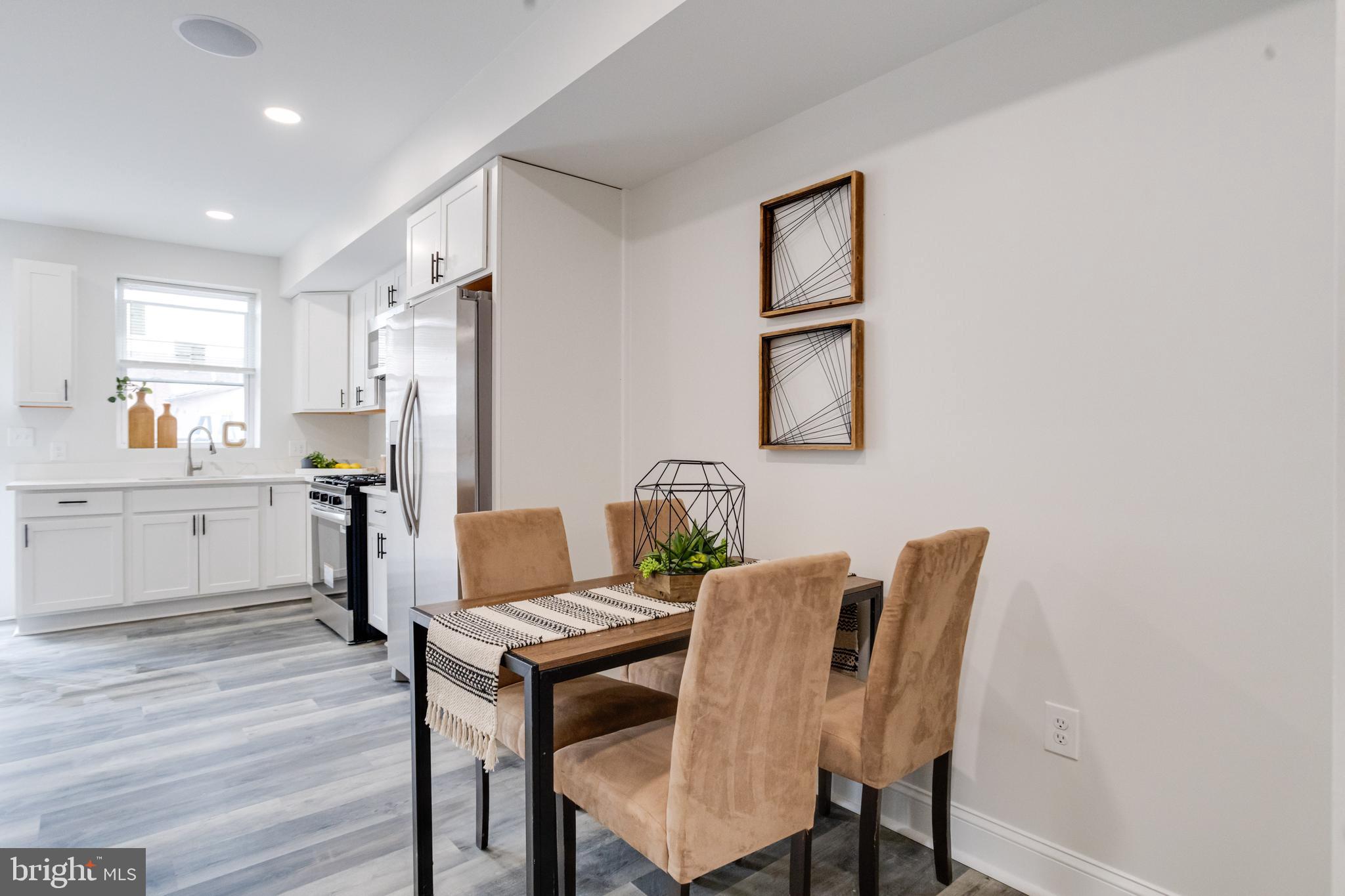 315 N ROBINSON STREET