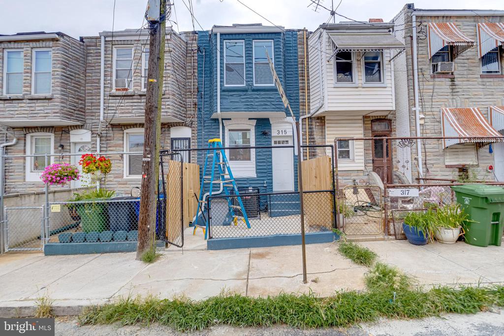 315 N ROBINSON STREET