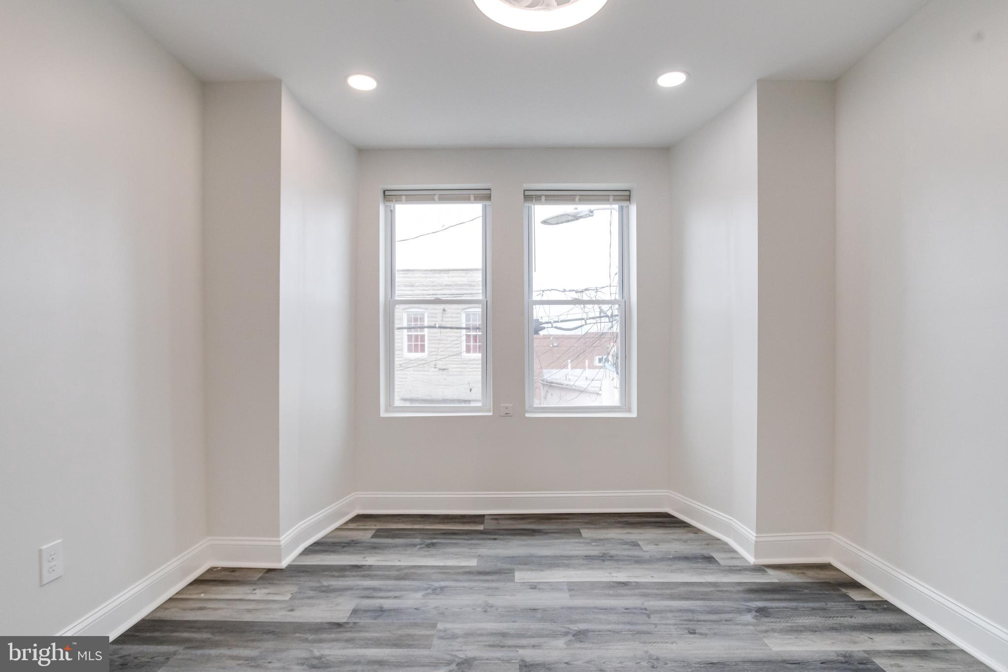 315 N ROBINSON STREET