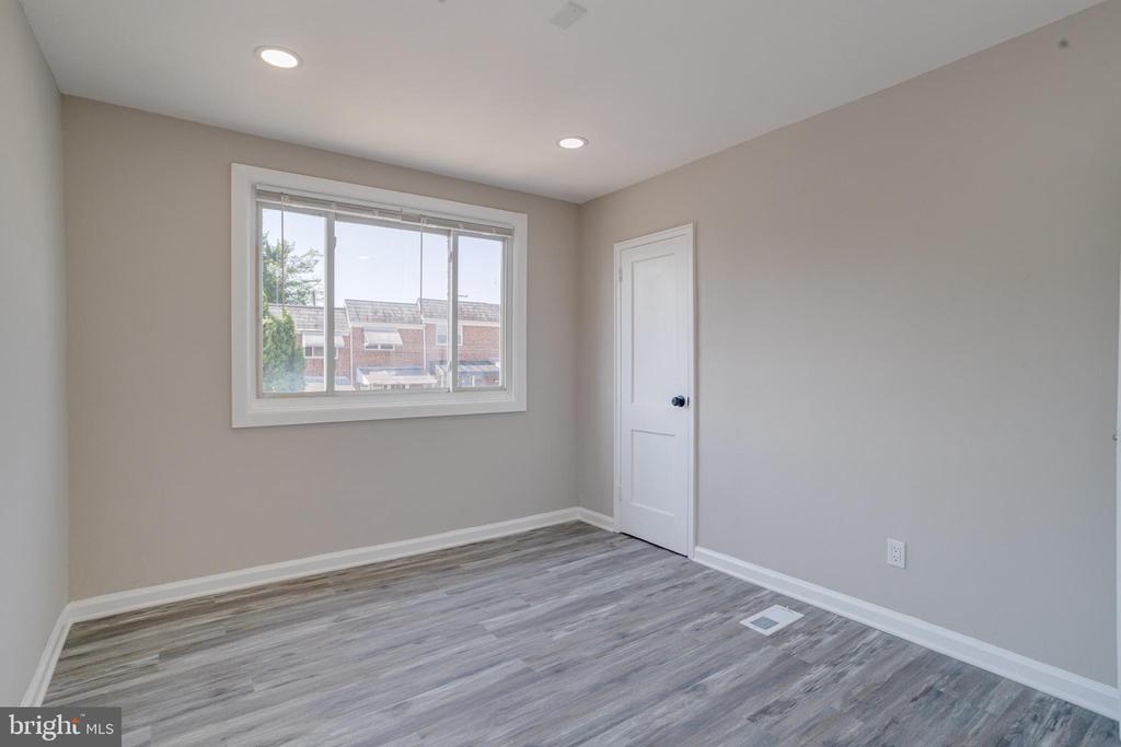 4100 COLBORNE ROAD