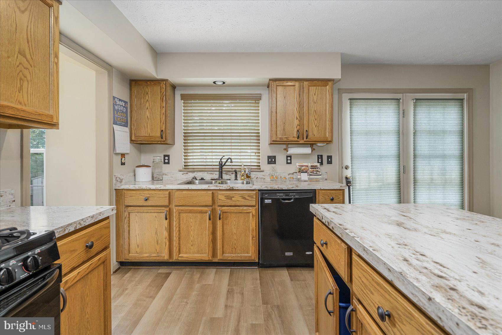 48 SADDLESTONE COURT