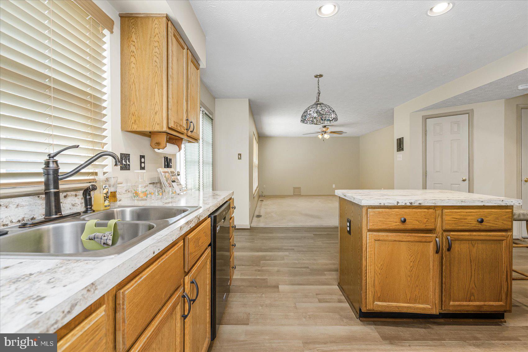 48 SADDLESTONE COURT