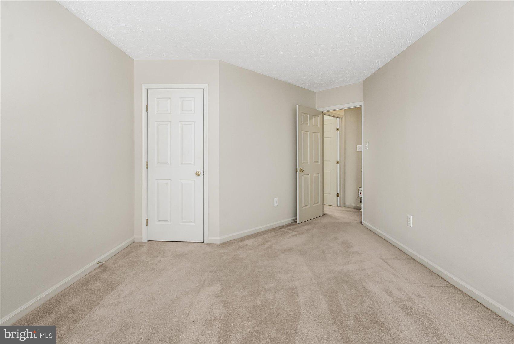 48 SADDLESTONE COURT