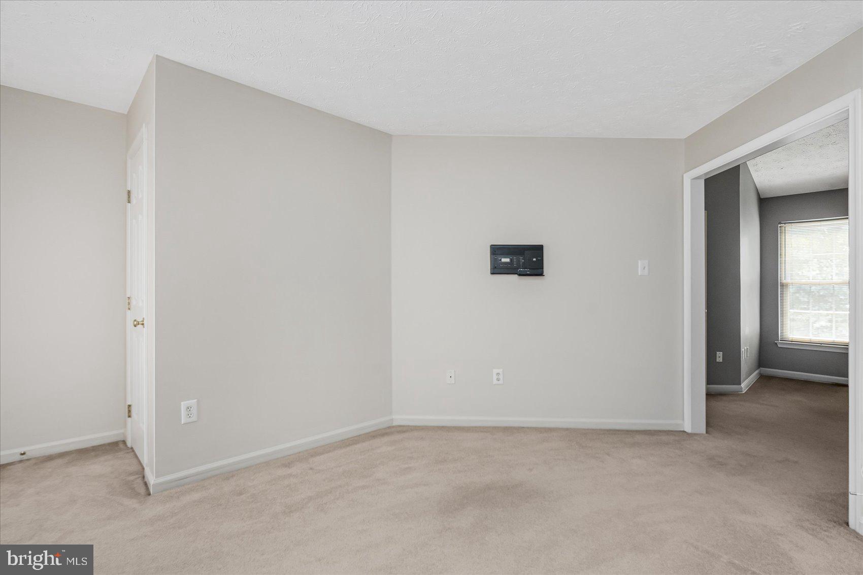 48 SADDLESTONE COURT