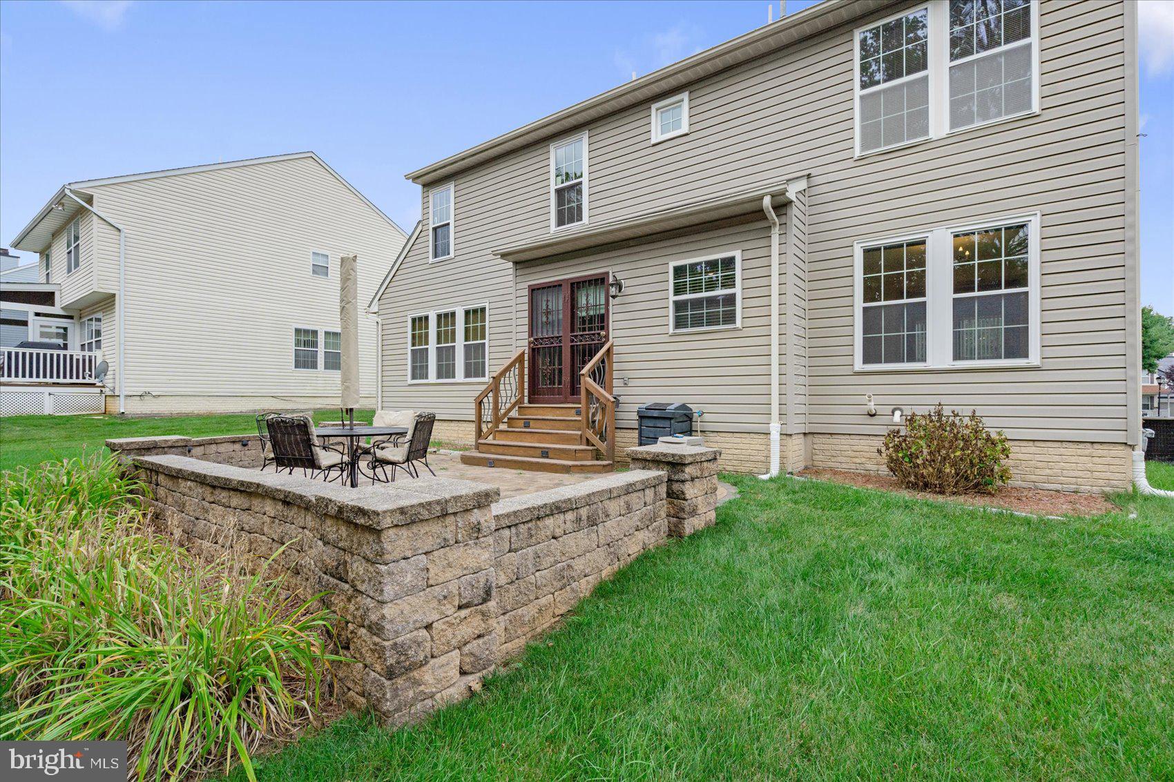 48 SADDLESTONE COURT